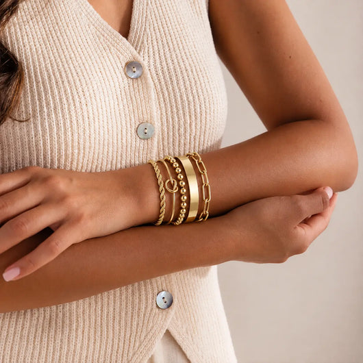 Set de 5 Pulseras Gruesas Enchapada PVD en Oro 18K - Hipoalergénicas e Impermeables