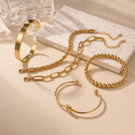 Set de 5 Pulseras Gruesas Enchapada PVD en Oro 18K - Hipoalergénicas e Impermeables